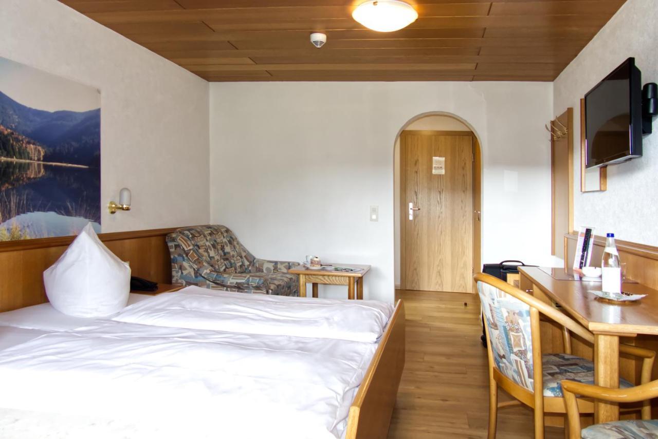 Garnihotel Zur Linde - Bayerischer Wald - Aktivcard Mit 154 Kostenfreien Leistungen - Kostenloser Parkplatz โลห์แบร์ก ภายนอก รูปภาพ