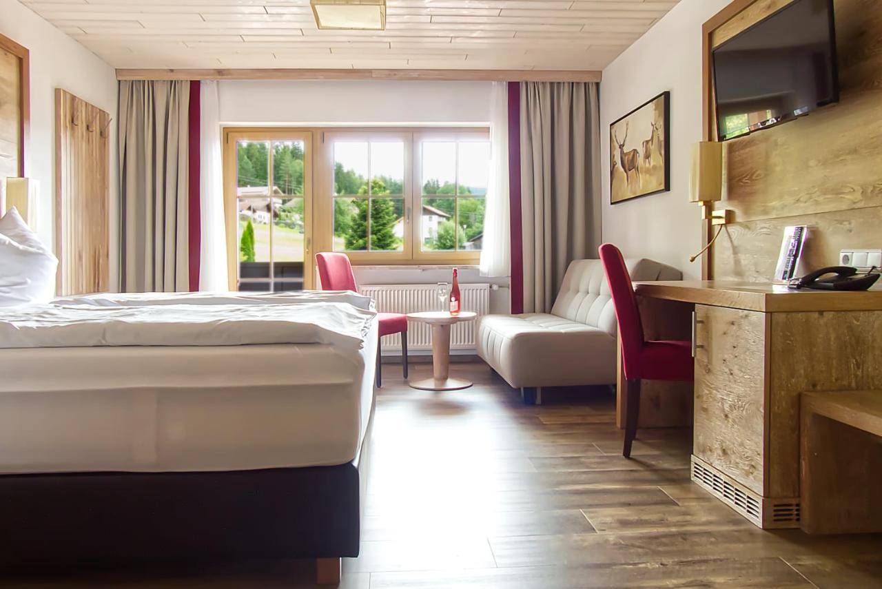 Garnihotel Zur Linde - Bayerischer Wald - Aktivcard Mit 154 Kostenfreien Leistungen - Kostenloser Parkplatz โลห์แบร์ก ภายนอก รูปภาพ