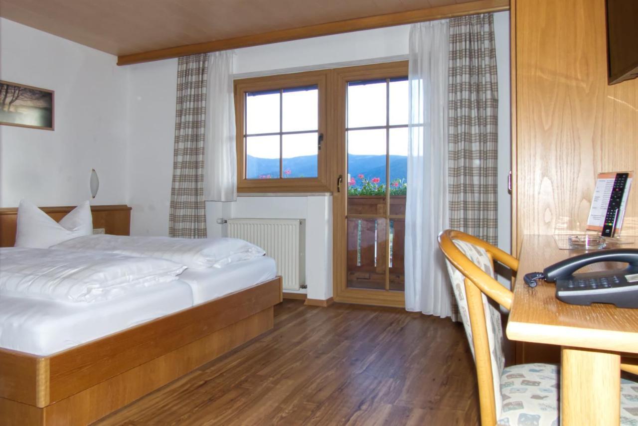 Garnihotel Zur Linde - Bayerischer Wald - Aktivcard Mit 154 Kostenfreien Leistungen - Kostenloser Parkplatz โลห์แบร์ก ภายนอก รูปภาพ